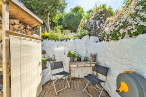 Photo 25- click for photo gallery